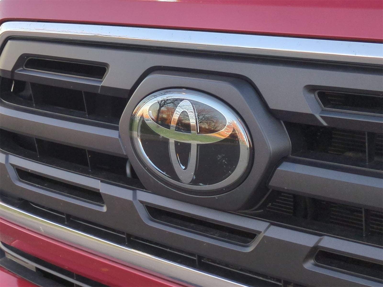 Thumbnail: 2018 Toyota Tacoma - 12