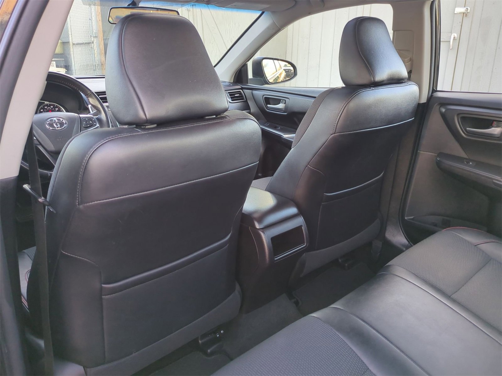 Thumbnail: 2016 Toyota Camry - 18