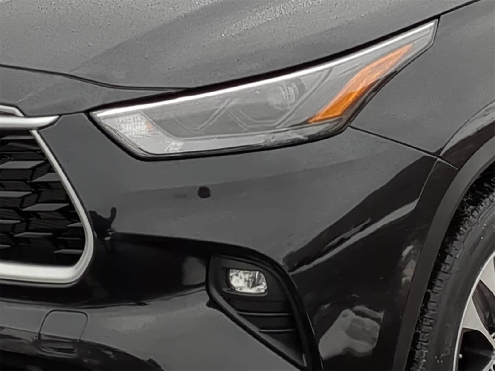 Thumbnail: 2023 Toyota Highlander - 18