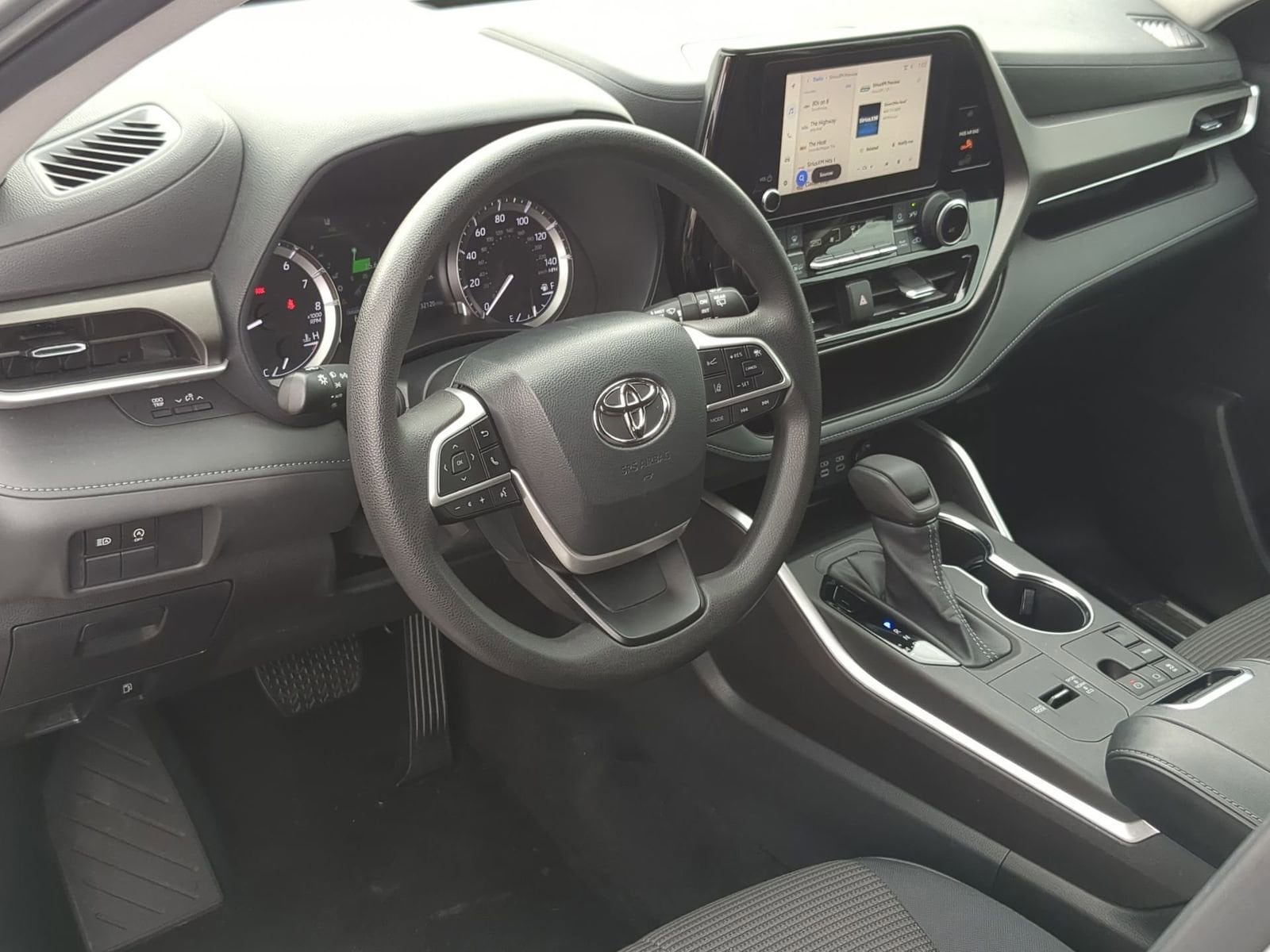 Thumbnail: 2023 Toyota Highlander - 10