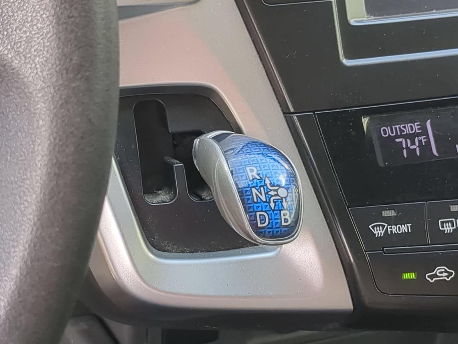 Thumbnail: 2013 Toyota Prius v - 29