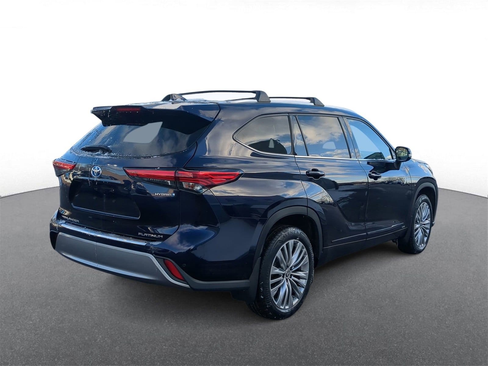 Thumbnail: 2022 Toyota Highlander - 8