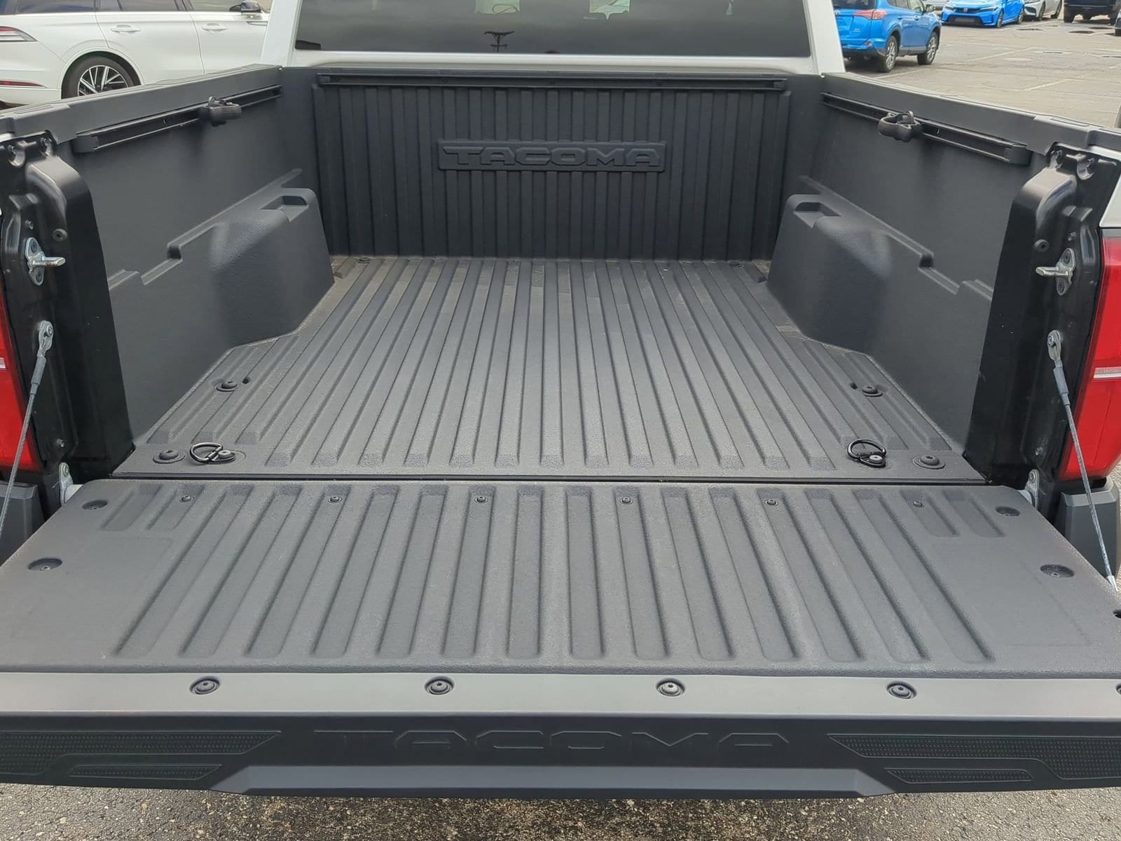 Thumbnail: 2024 Toyota Tacoma - 32