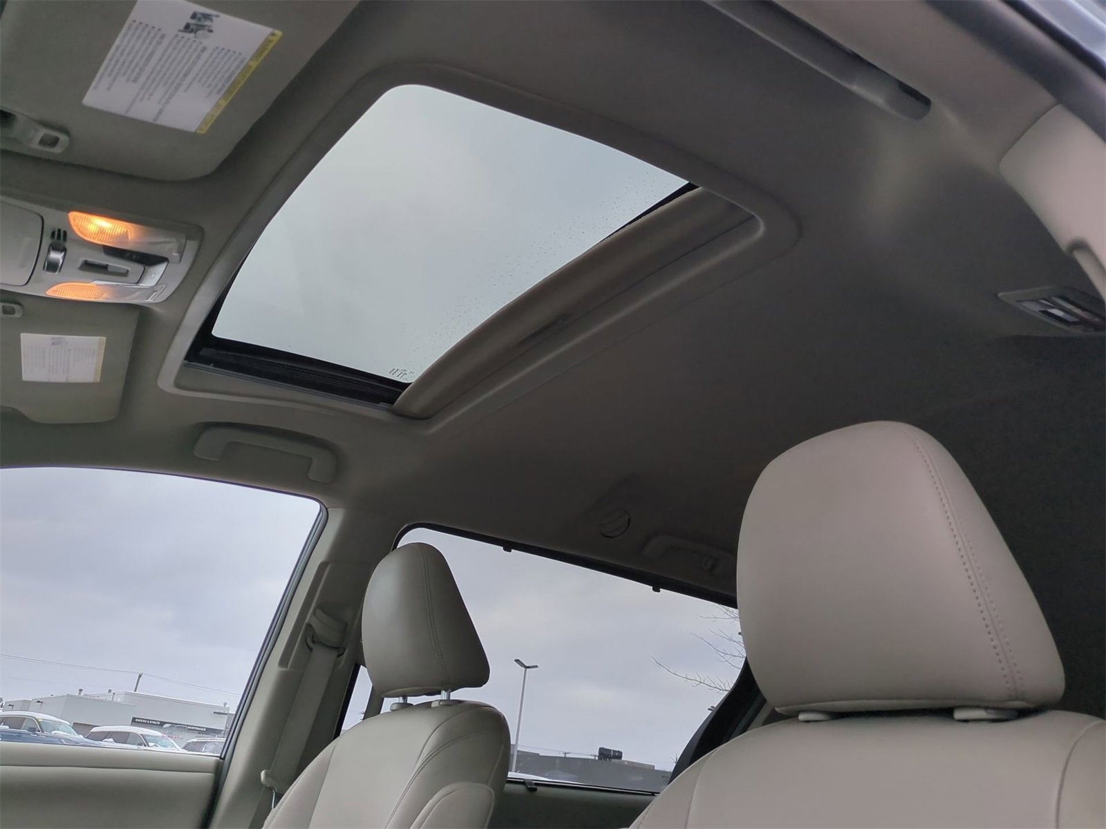 Thumbnail: 2015 Toyota Sienna - 18