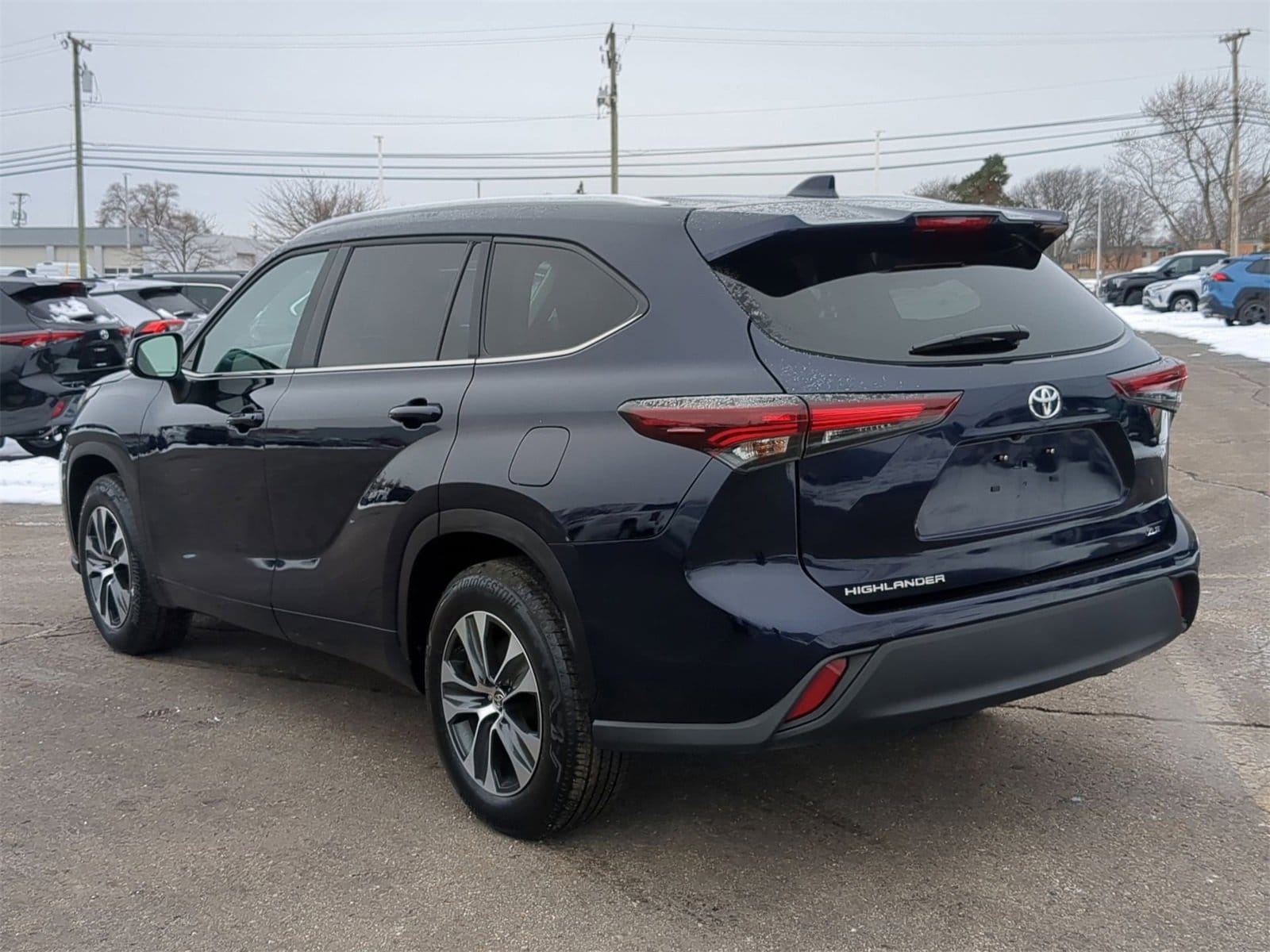 Thumbnail: 2025 Toyota Highlander - 12