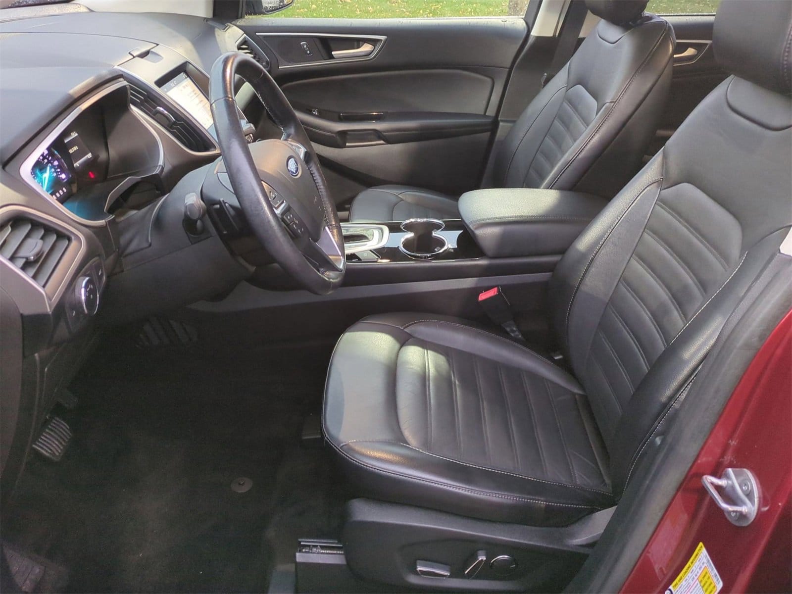 Thumbnail: 2018 Ford Edge - 16