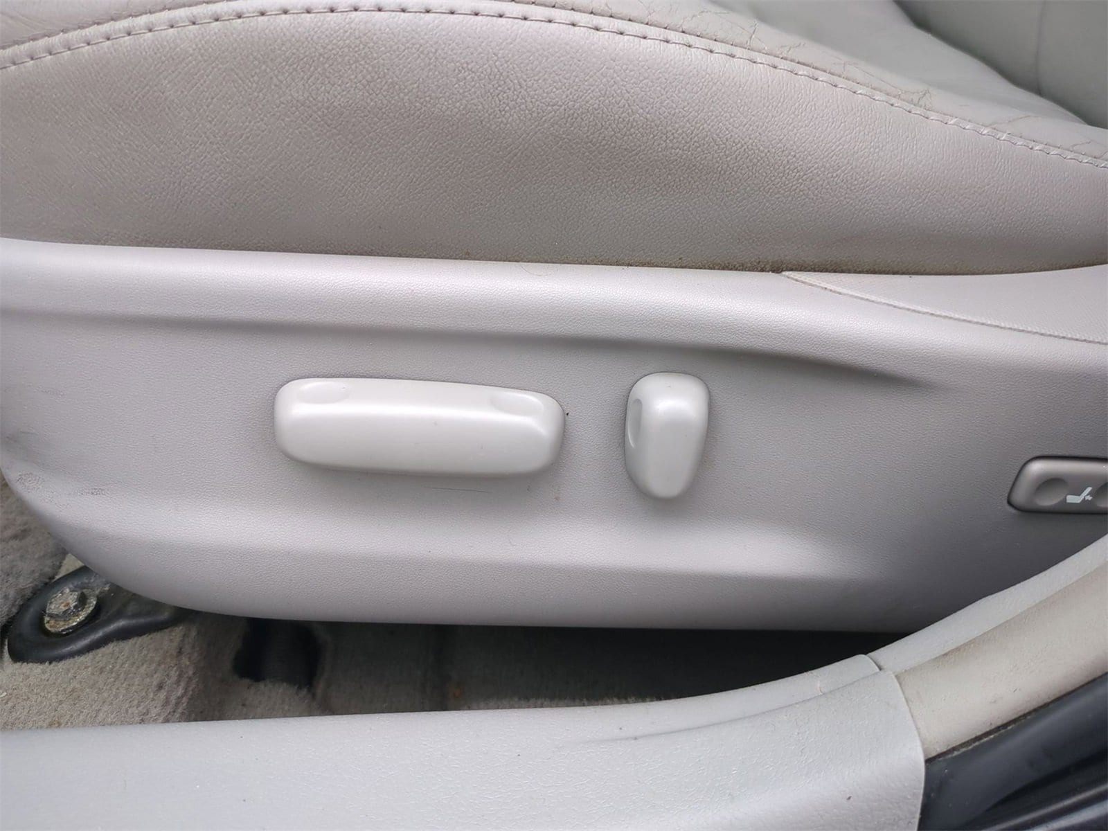 Thumbnail: 2010 Toyota Camry - 17