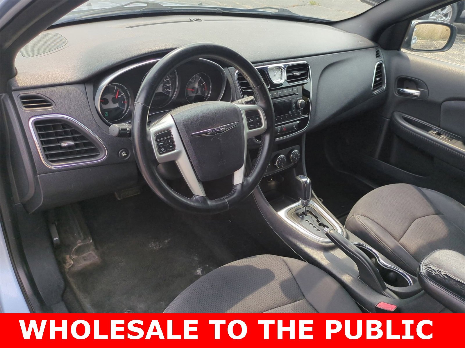 Thumbnail: 2013 Chrysler 200 - 10