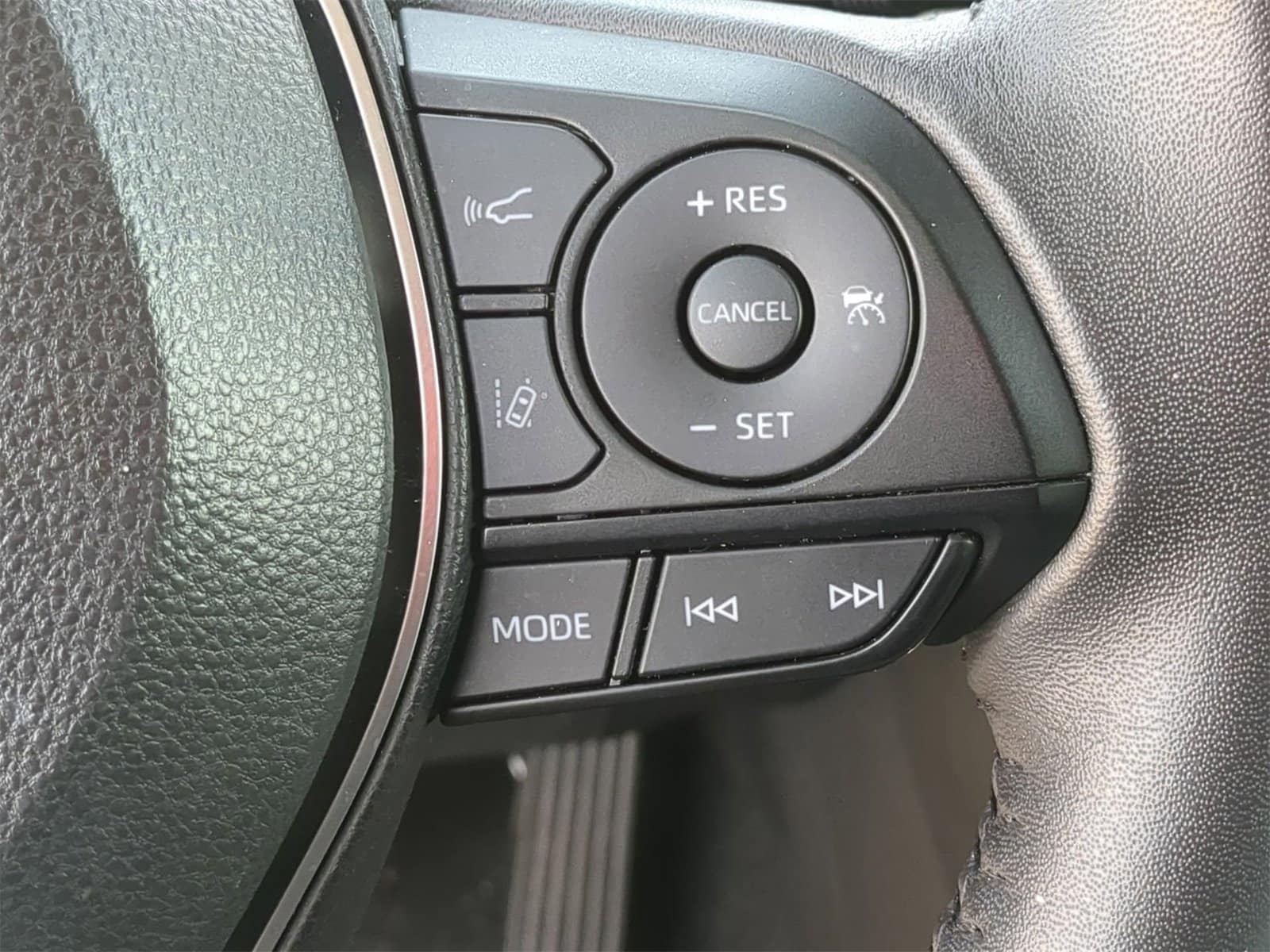 Thumbnail: 2024 Toyota RAV4 - 31