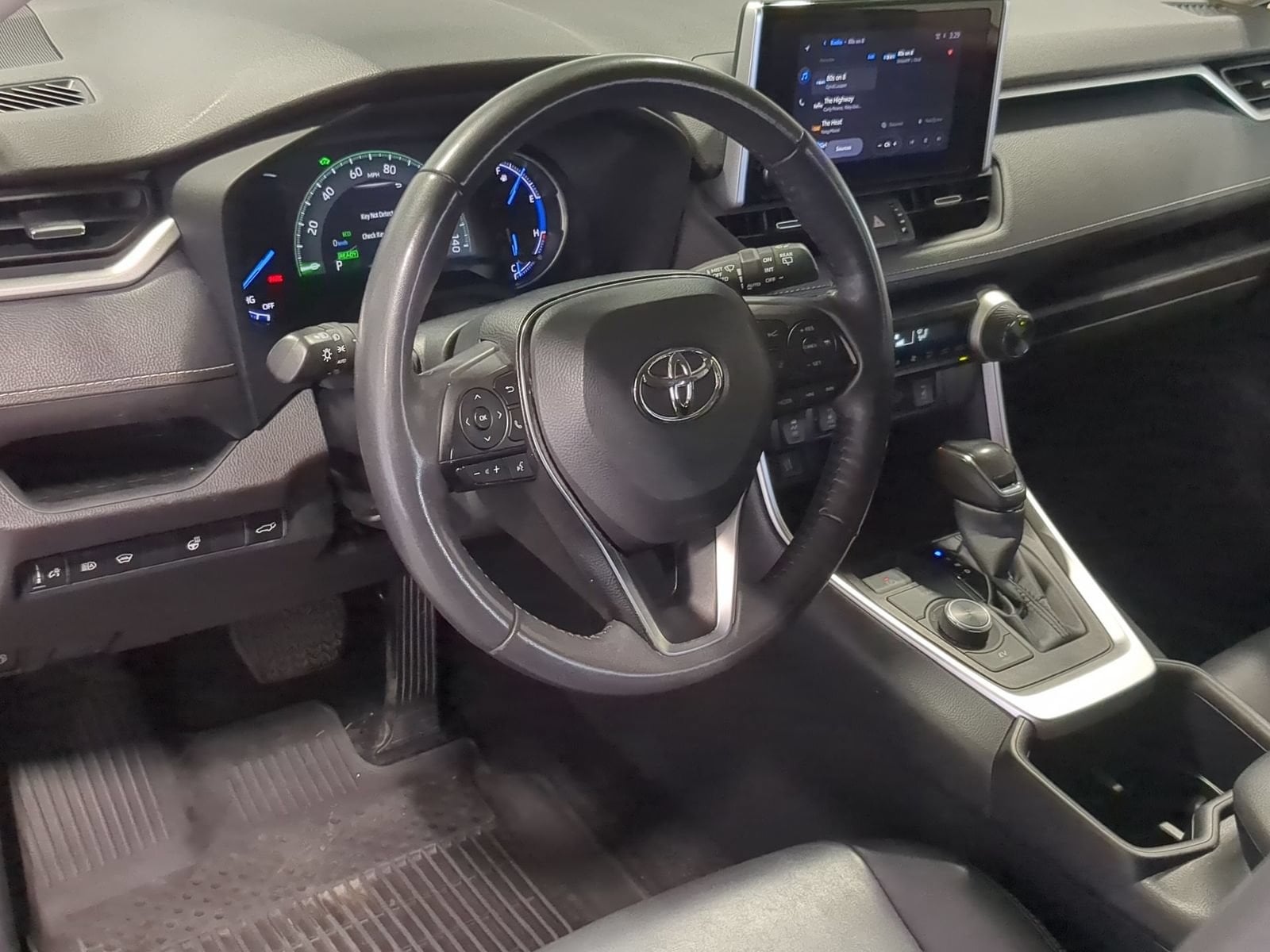 2024 Toyota RAV4 XLE Premium - Photo 10