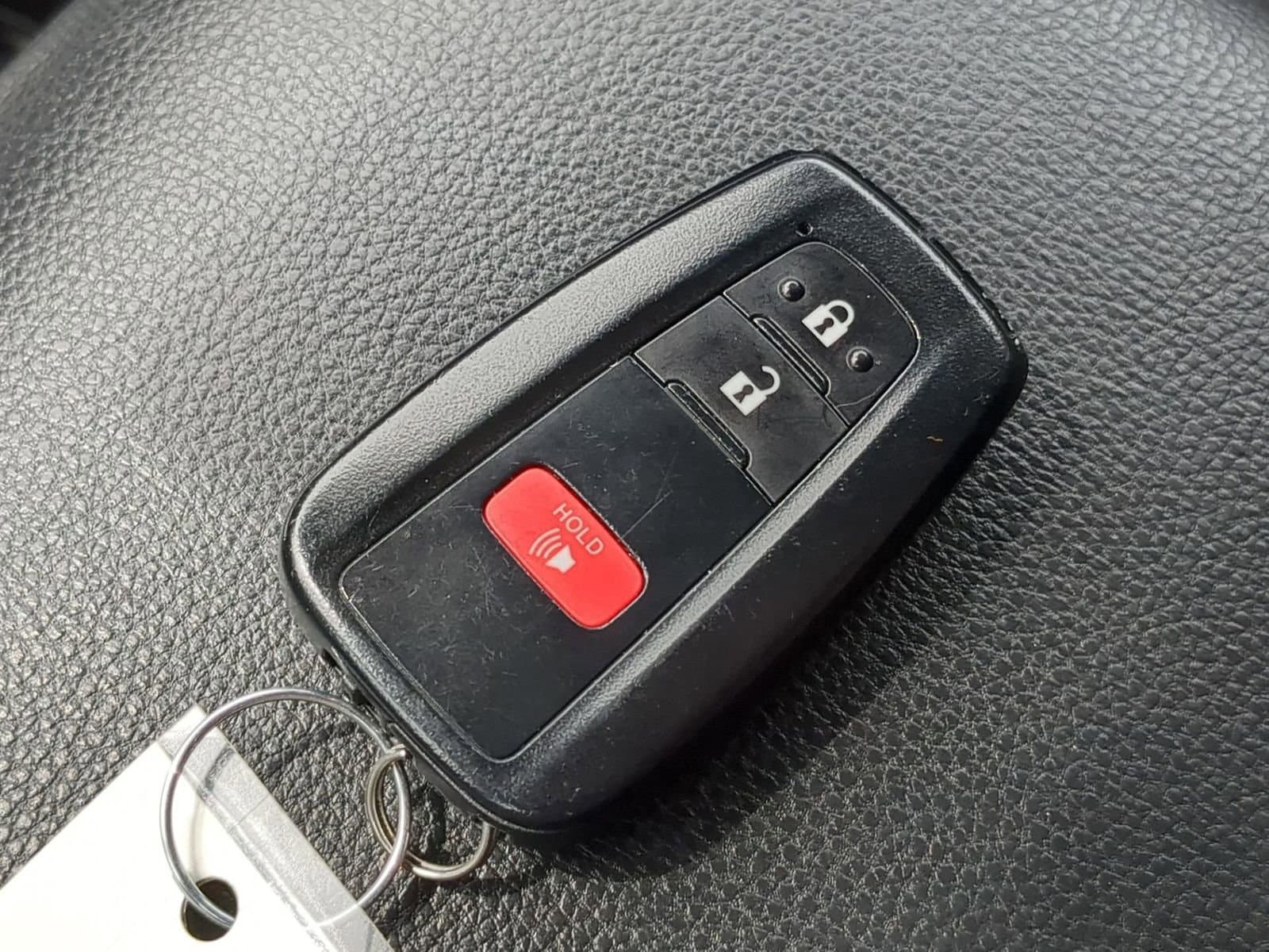 Thumbnail: 2021 Toyota RAV4 - 33