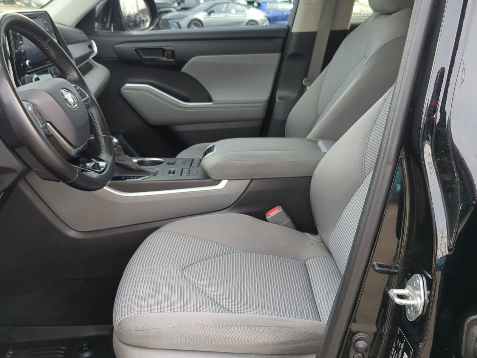 Thumbnail: 2021 Toyota Highlander - 23