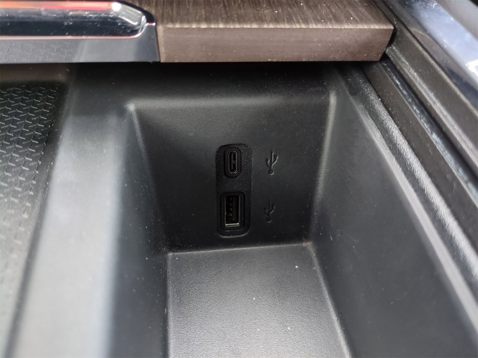 Thumbnail: 2024 GMC Acadia - 31