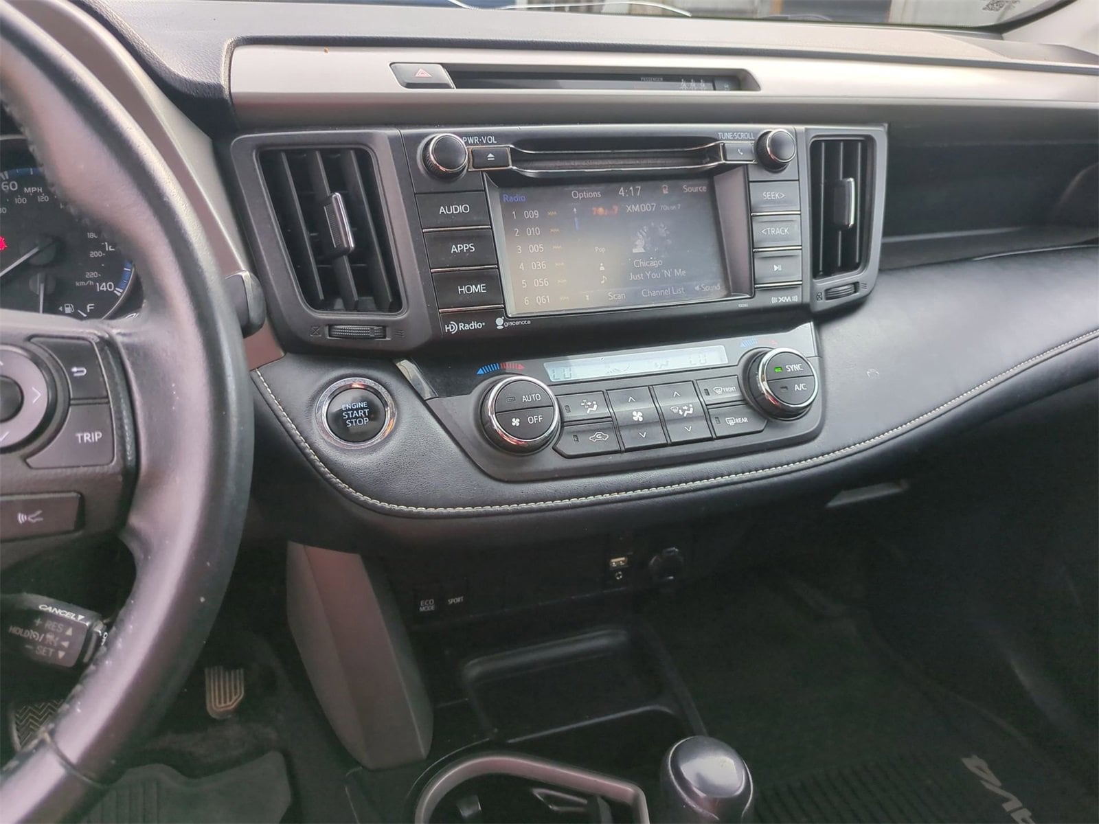 Thumbnail: 2018 Toyota RAV4 - 27