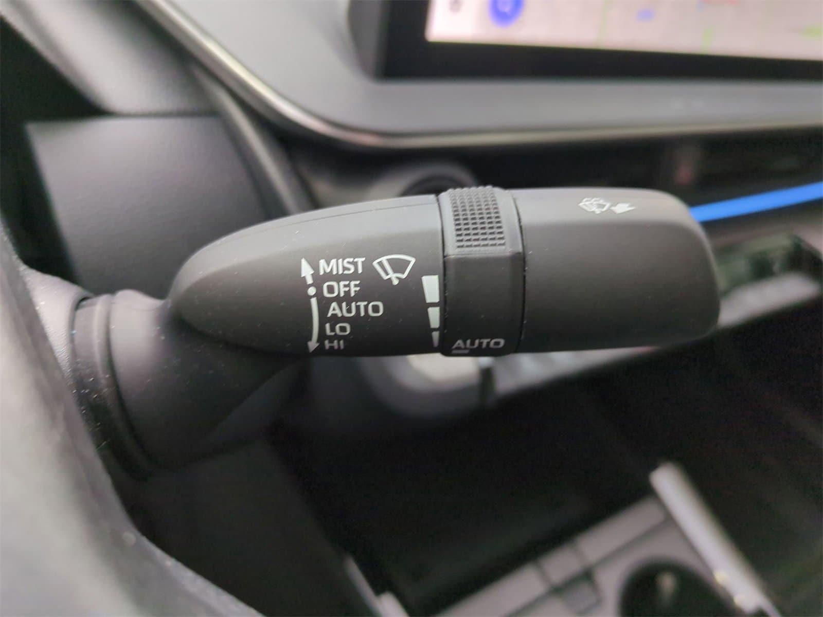 Thumbnail: 2025 Toyota Prius - 25