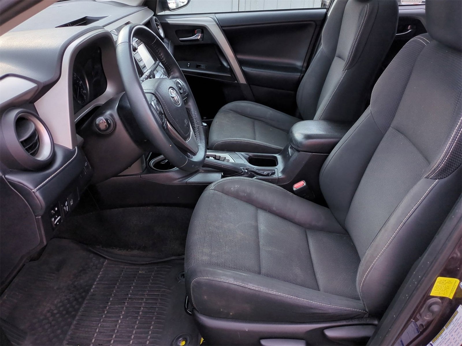 Thumbnail: 2018 Toyota RAV4 - 16