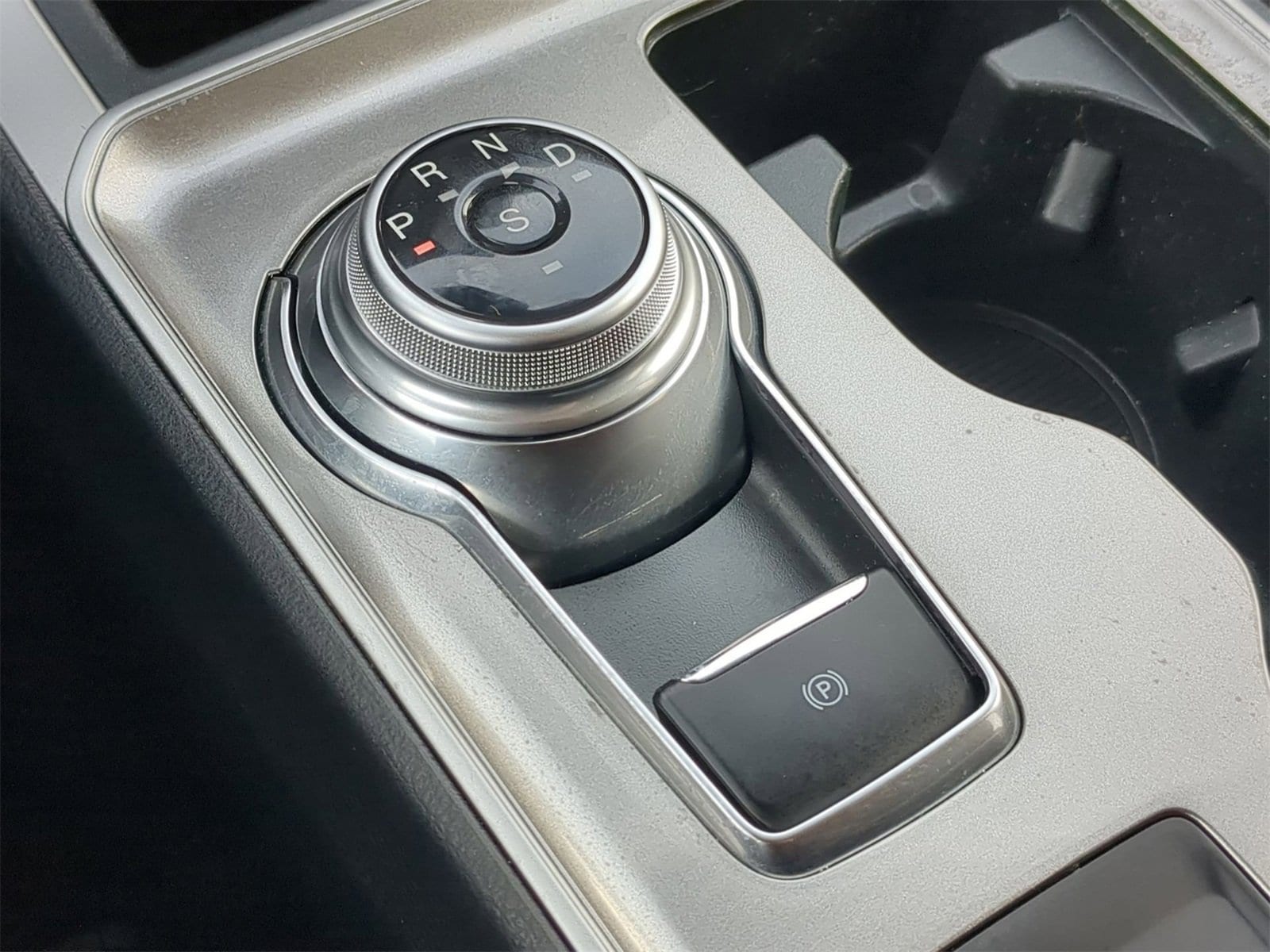 Thumbnail: 2024 Ford Edge - 37