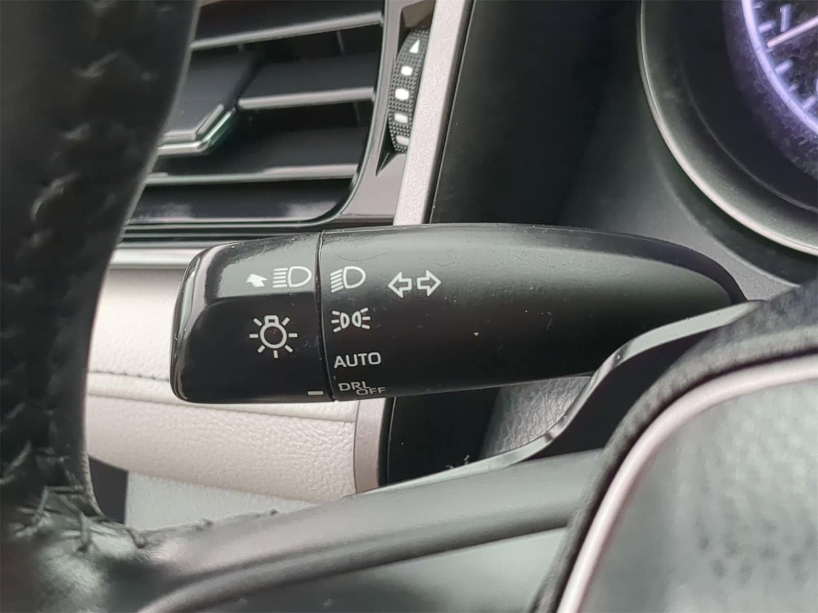 Thumbnail: 2023 Toyota Camry - 34