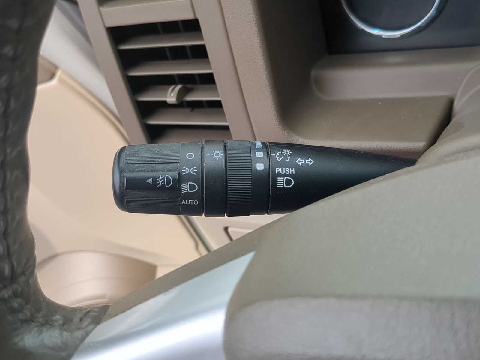 Thumbnail: 2009 Jeep Liberty - 26