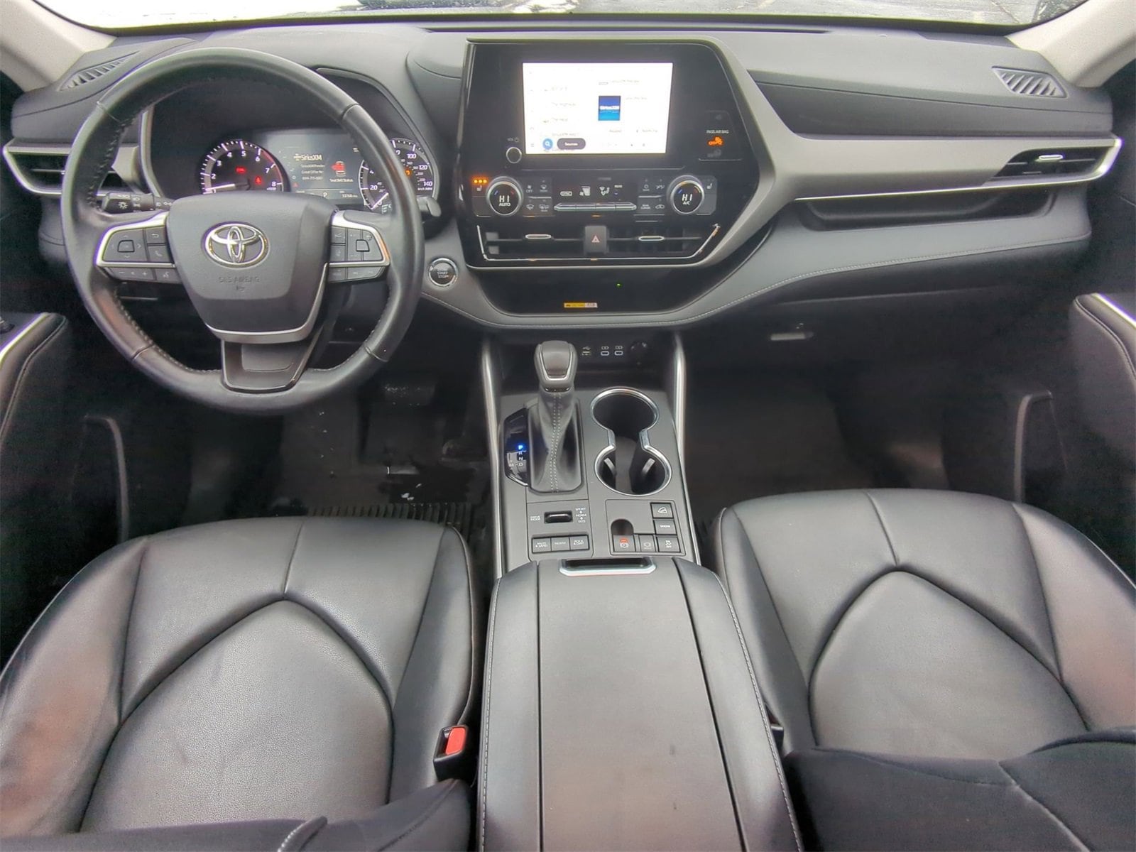 Thumbnail: 2023 Toyota Highlander - 22