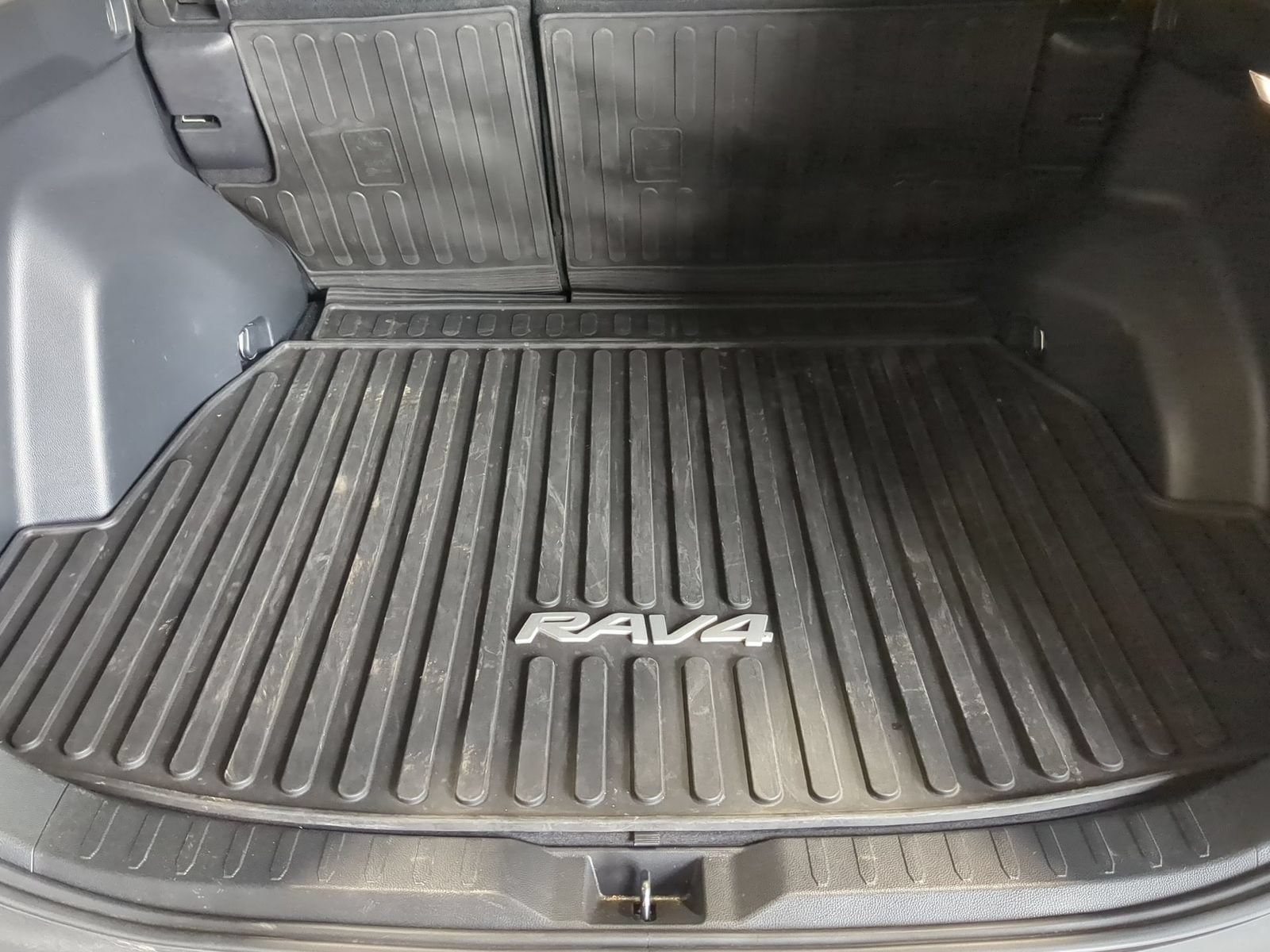 2024 Toyota RAV4 XLE Premium - Photo 31