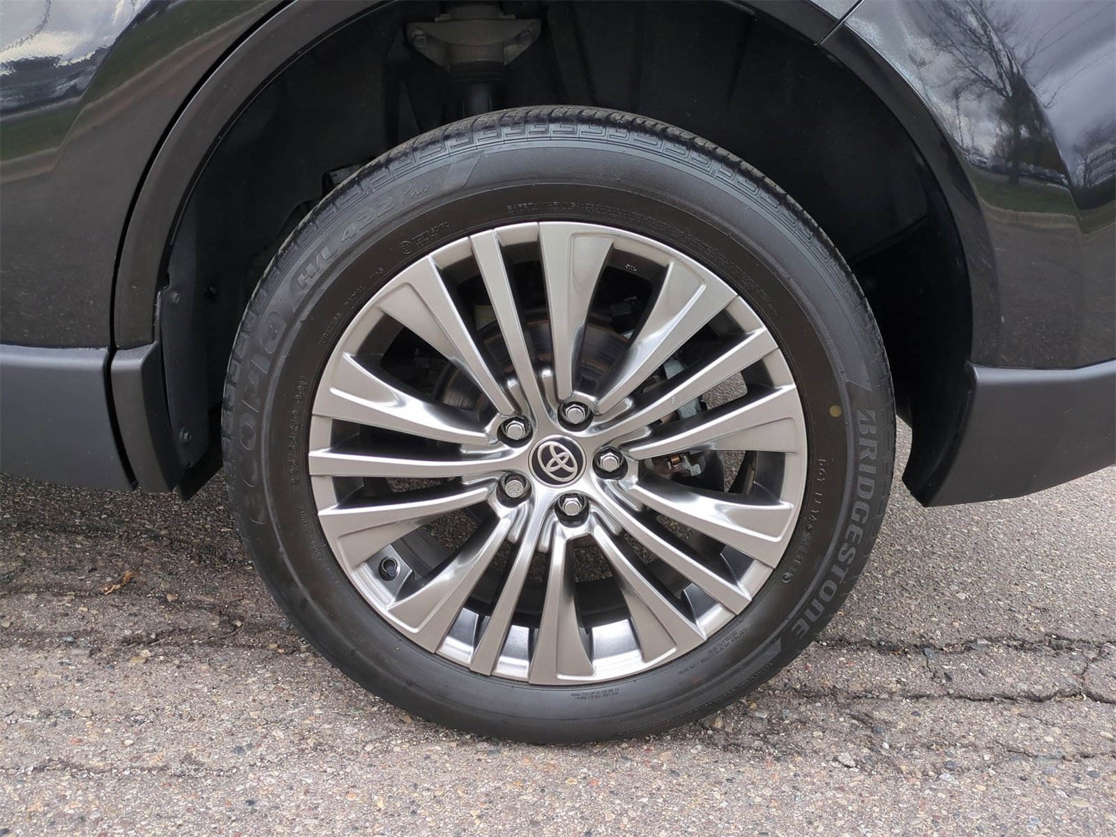 Thumbnail: 2022 Toyota Venza - 13