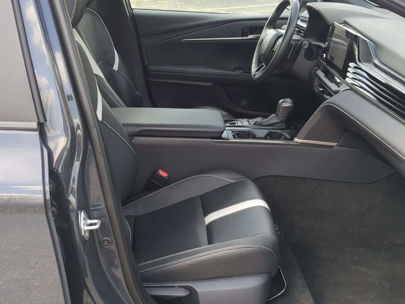 Thumbnail: 2025 Toyota Camry - 21