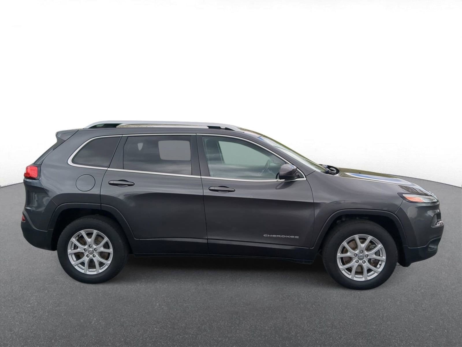 Thumbnail: 2015 Jeep Cherokee - 9