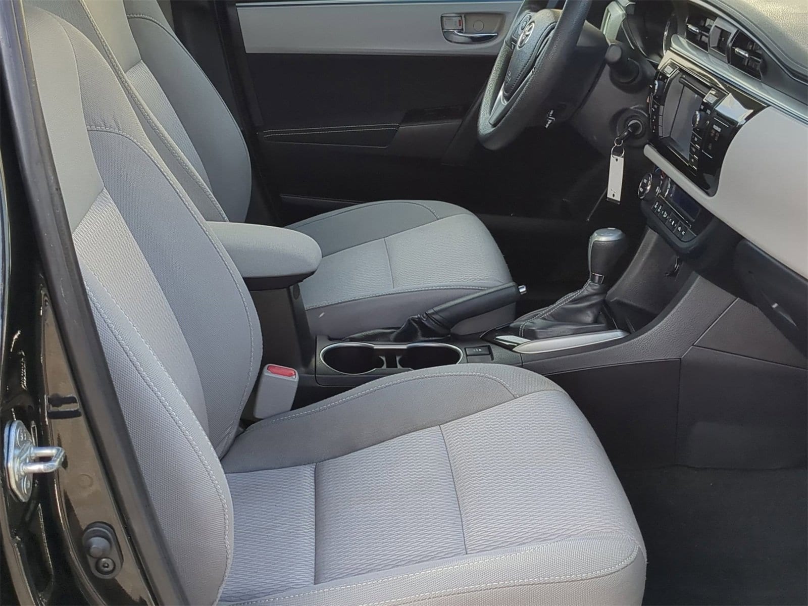 Thumbnail: 2014 Toyota Corolla - 28