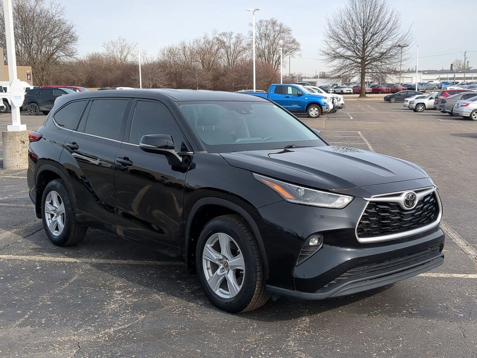 Thumbnail: 2021 Toyota Highlander - 16