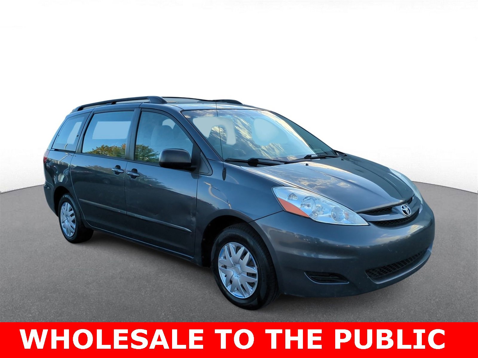 Thumbnail: 2010 Toyota Sienna - 2