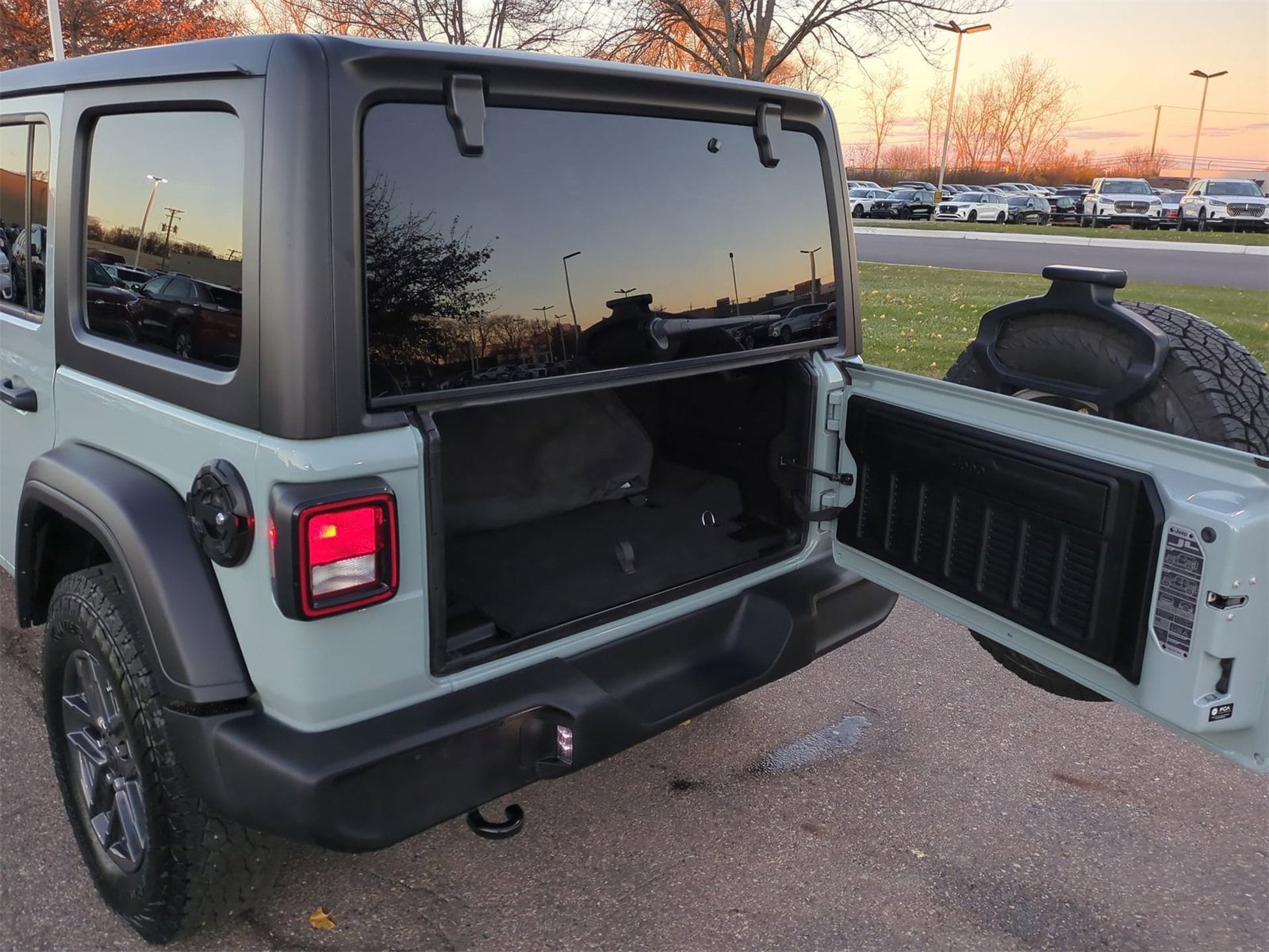 Thumbnail: 2024 Jeep Wrangler - 33