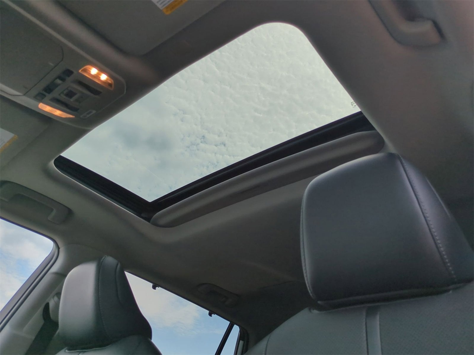 Thumbnail: 2022 Toyota Highlander - 17