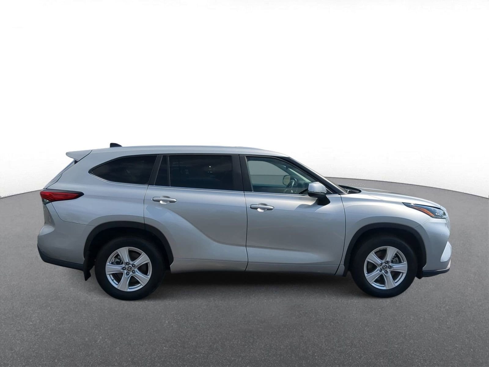 Thumbnail: 2023 Toyota Highlander - 9
