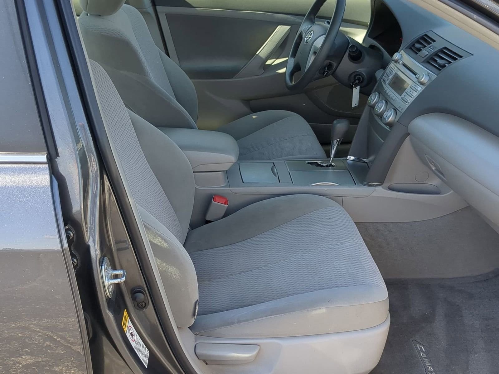 Thumbnail: 2010 Toyota Camry - 21