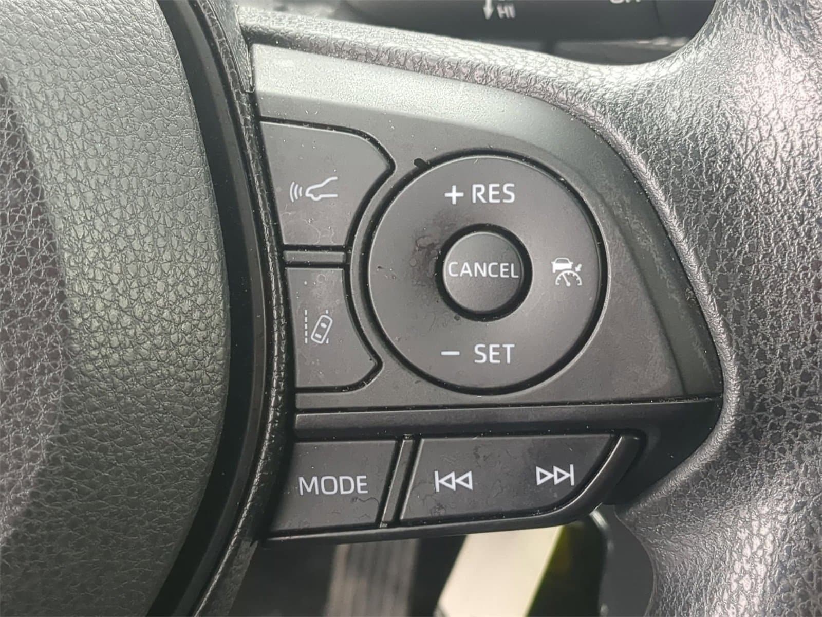 Thumbnail: 2019 Toyota RAV4 - 31