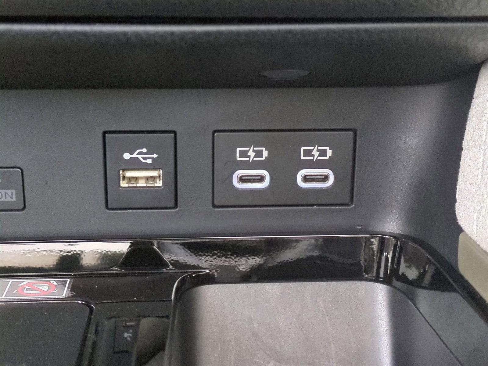 Thumbnail: 2025 Toyota Camry - 31