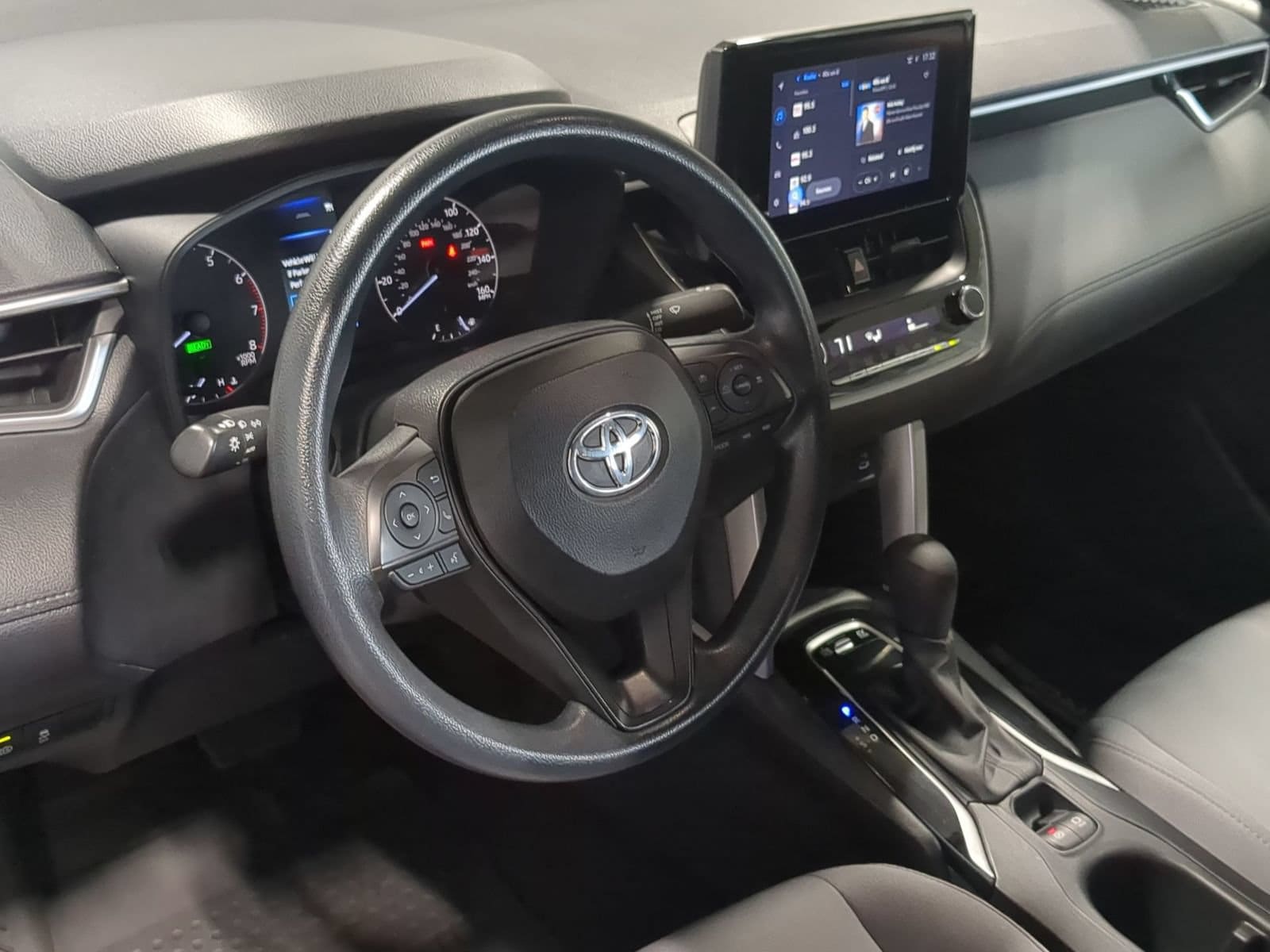 2024 Toyota Corolla Cross S - Photo 10