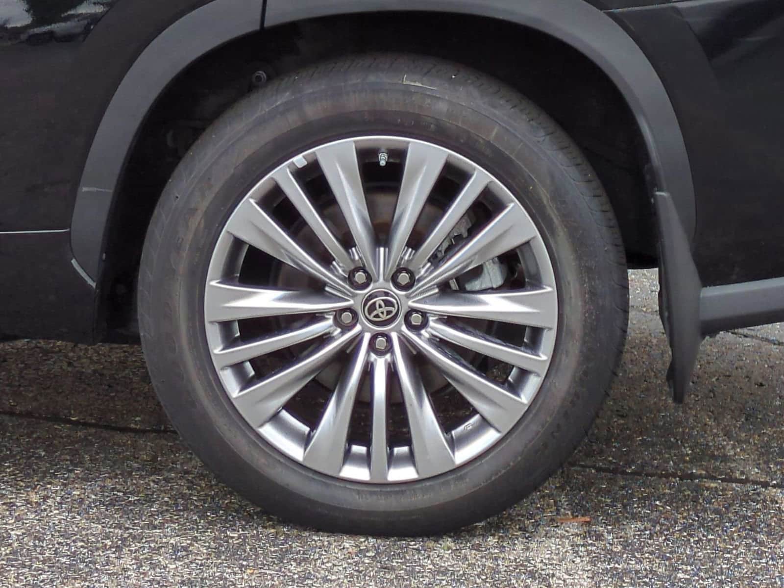 Thumbnail: 2024 Toyota Highlander - 13