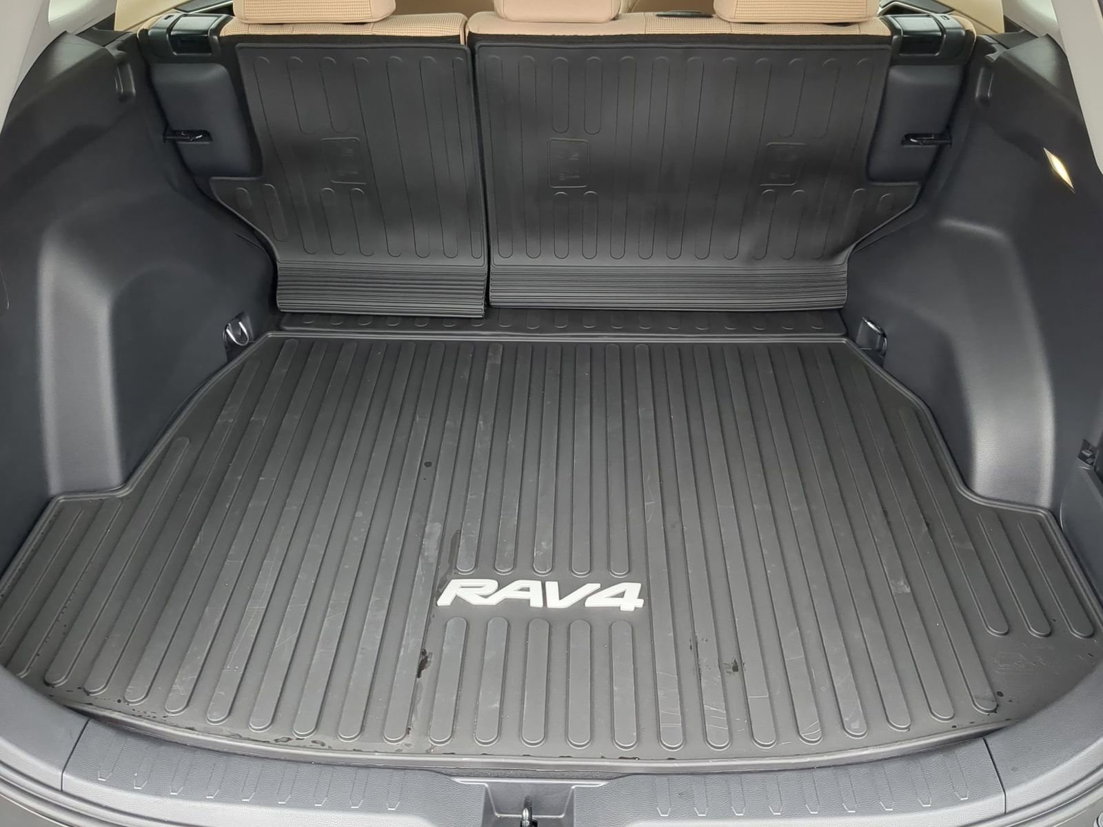 Thumbnail: 2025 Toyota RAV4 - 32