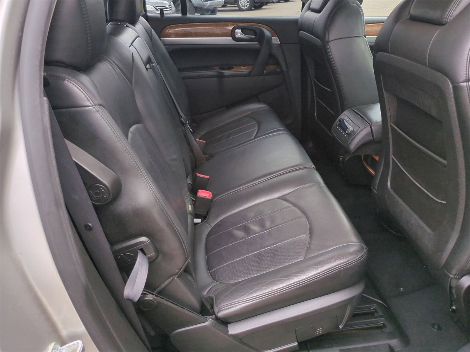 Thumbnail: 2008 Buick Enclave - 19
