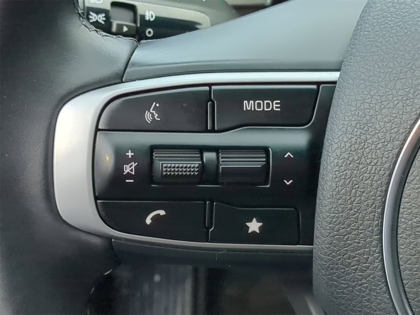 Thumbnail: 2025 Kia K5 - 23