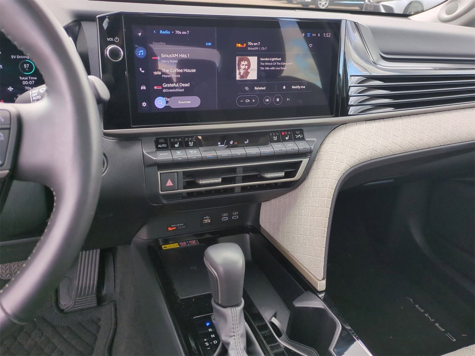 Thumbnail: 2025 Toyota Camry - 27