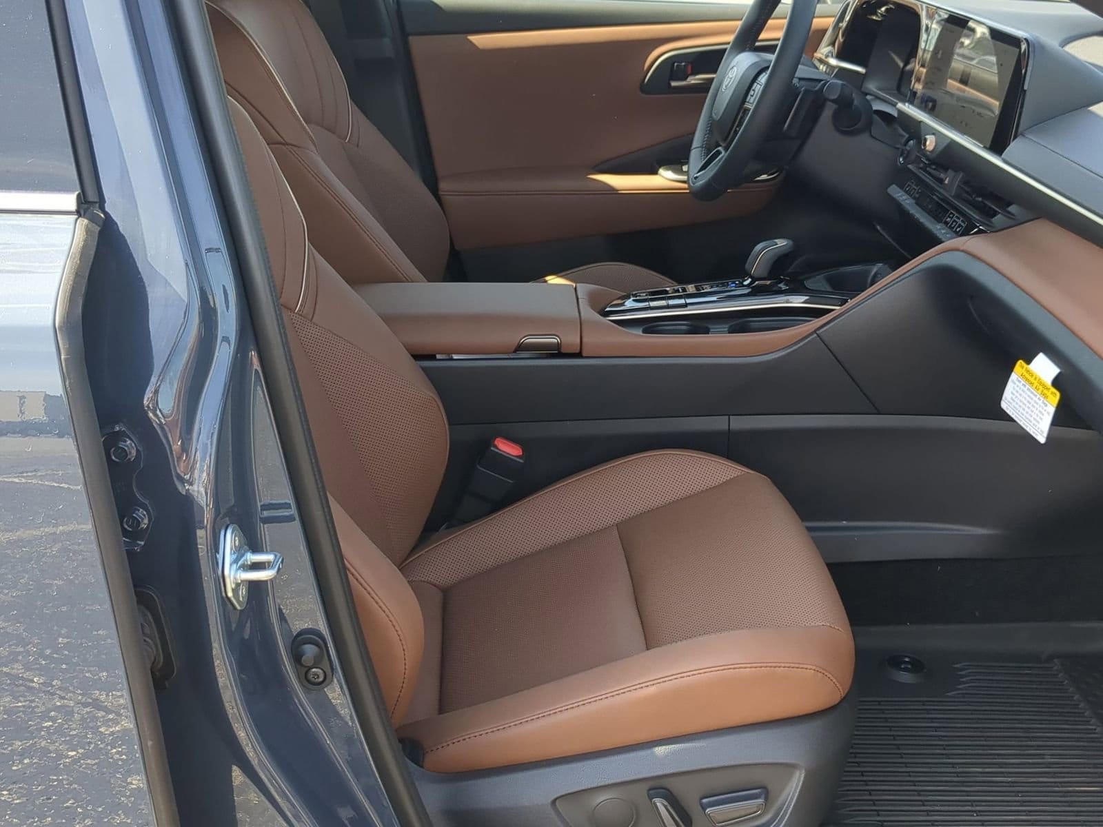 2026 Toyota Crown Signia Limited - Photo 21