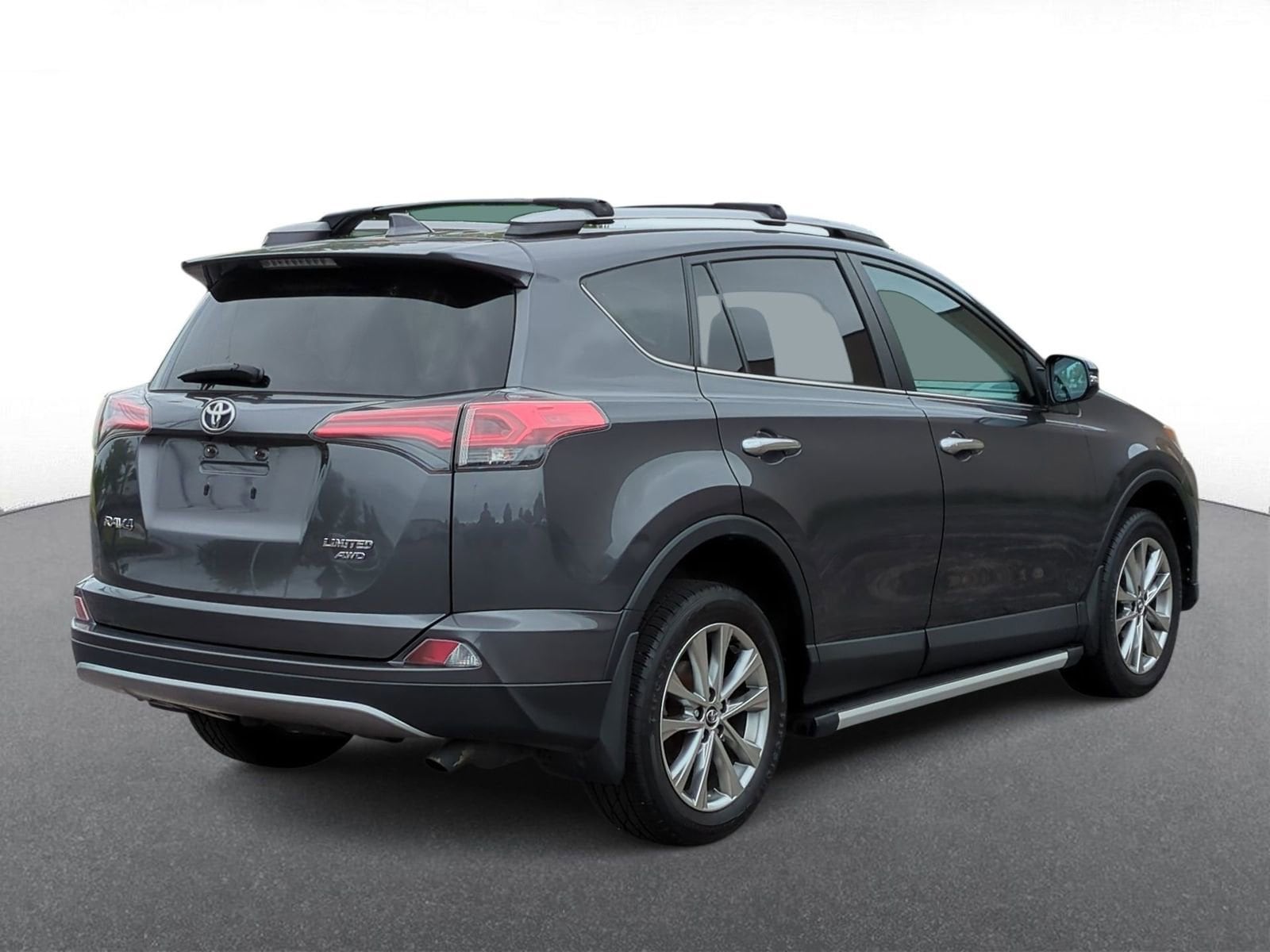 Thumbnail: 2017 Toyota RAV4 - 8