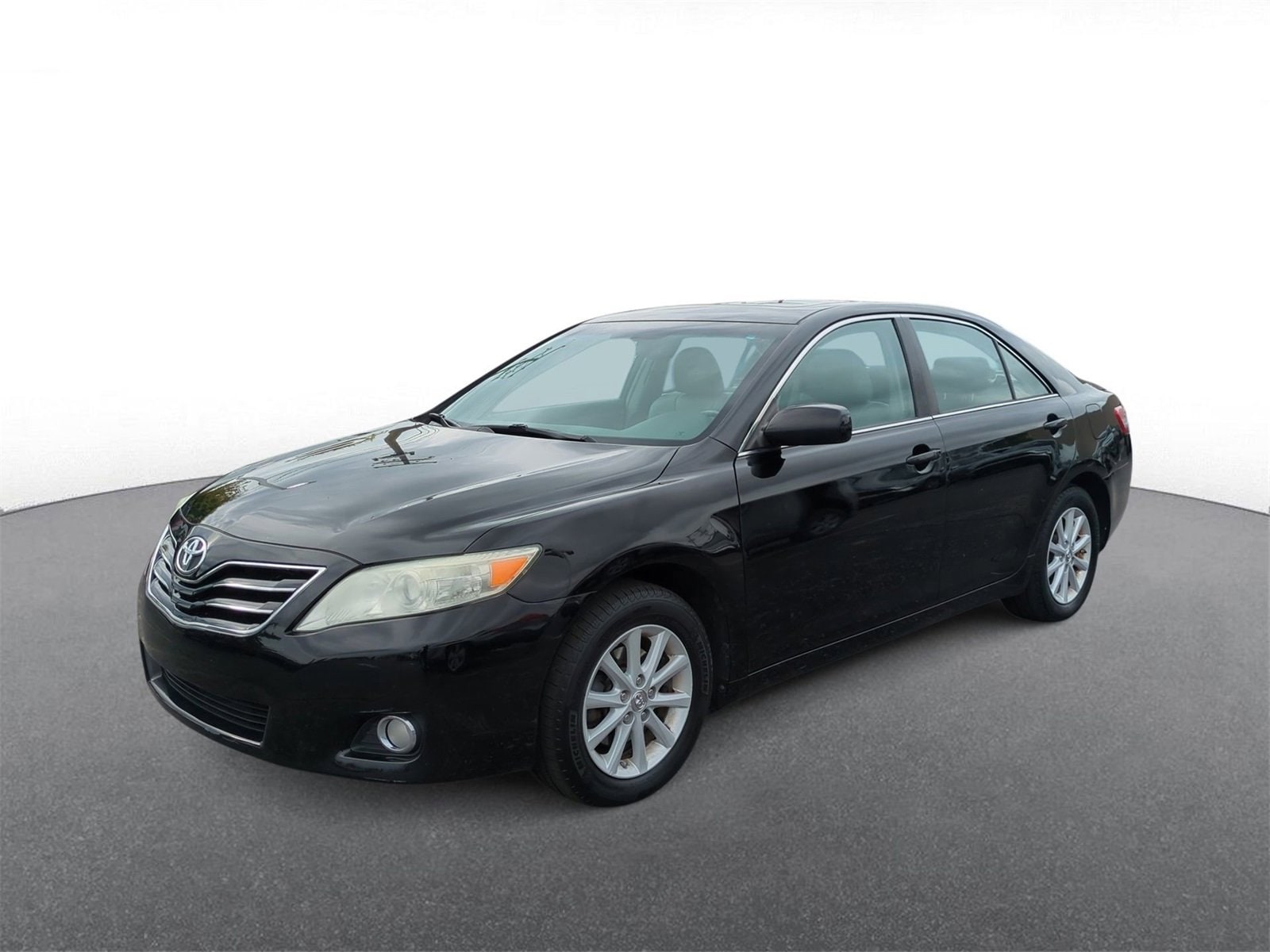 Thumbnail: 2010 Toyota Camry - 4
