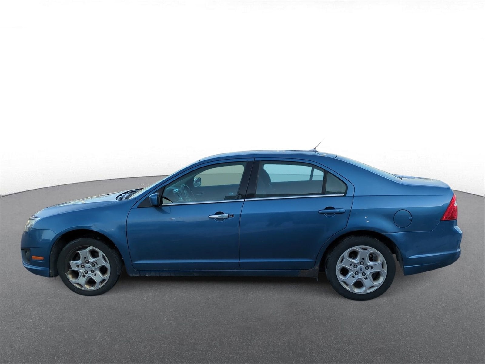 Thumbnail: 2010 Ford Fusion - 5