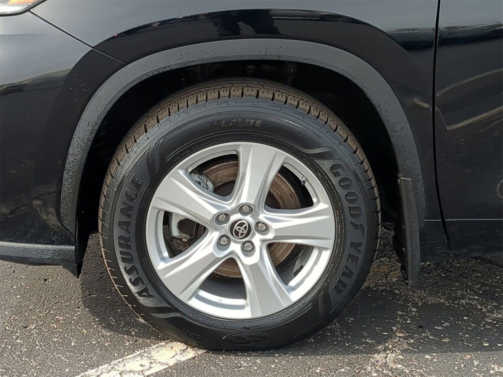 Thumbnail: 2021 Toyota Highlander - 21