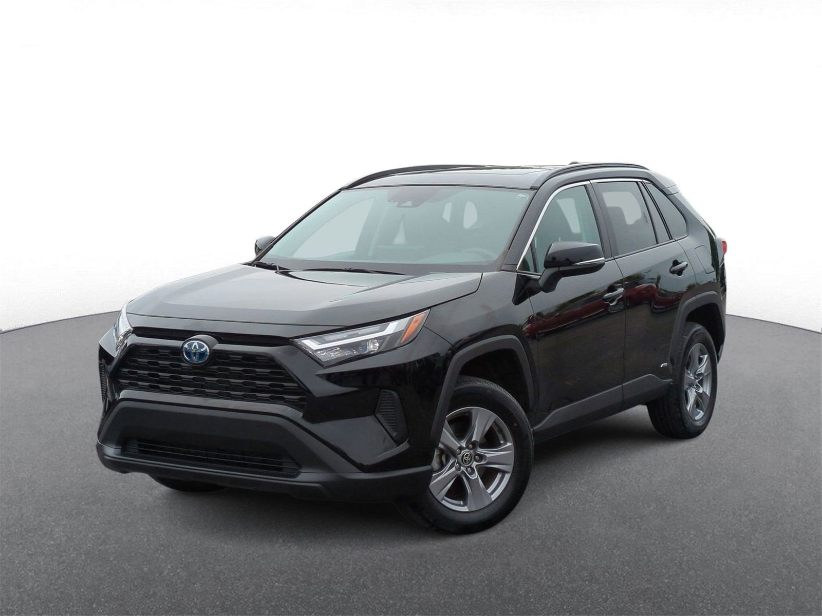 2022 Toyota RAV4 XLE Hero Image