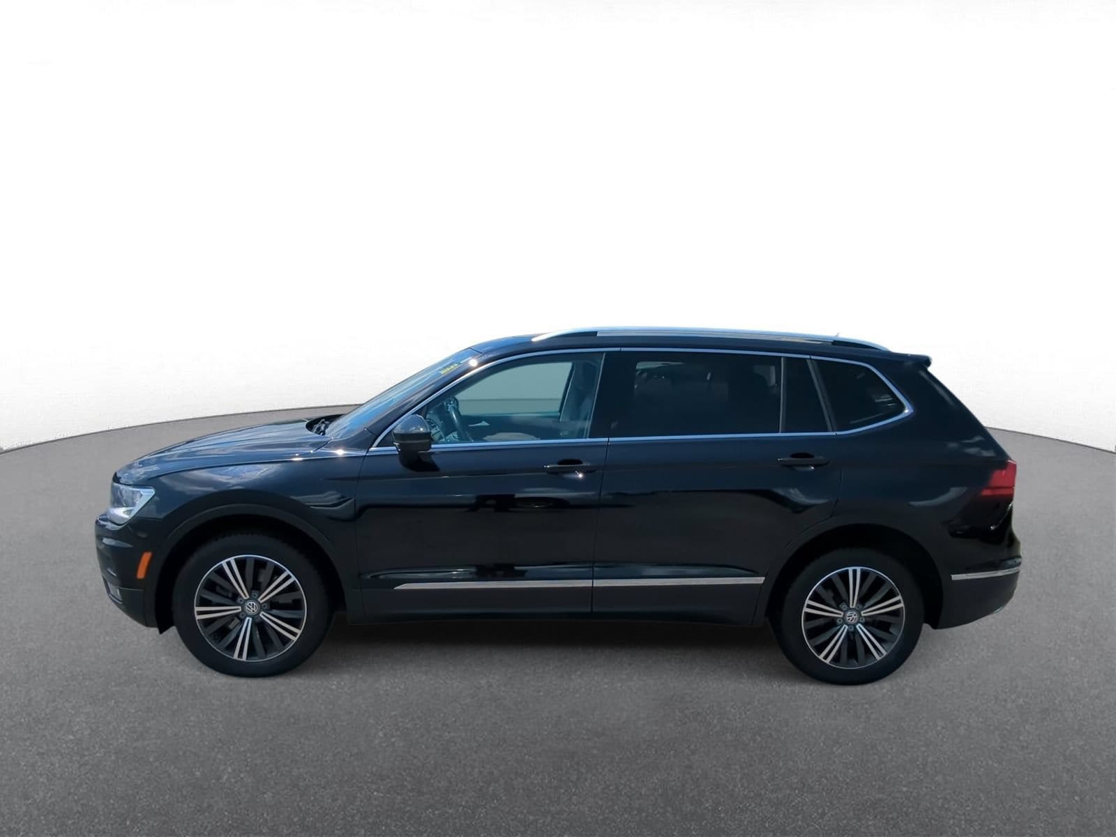 Thumbnail: 2019 Volkswagen Tiguan - 5